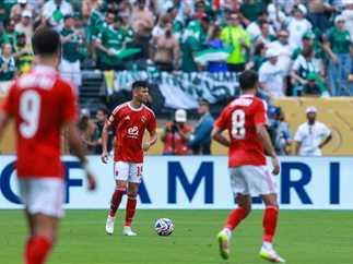 تعادل الأهلي مع بورتو 4-4 في كأس العالم للأندية 2025، لكنه فشل في التأهل لدور الـ16، بينما تأهل إنتر ميامي وبالميراس.